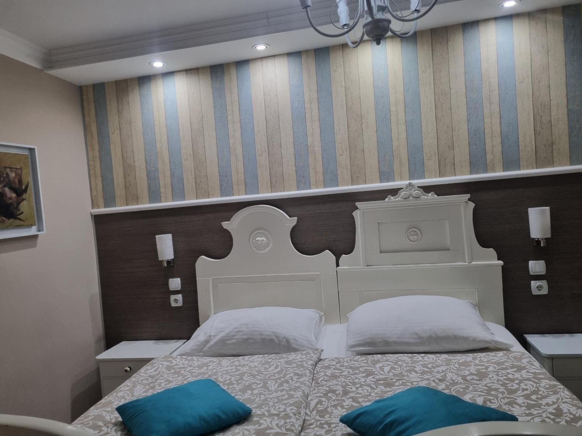 Villa Lucia - Apartments&Rooms Slavonski Brod Exterior foto
